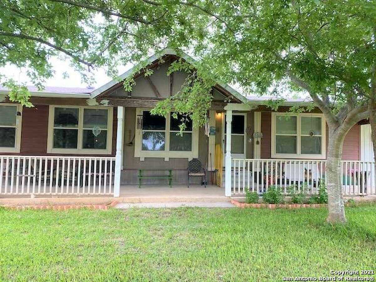 Poteet Smalltown life suits residents of Strawberry Capital of Texas