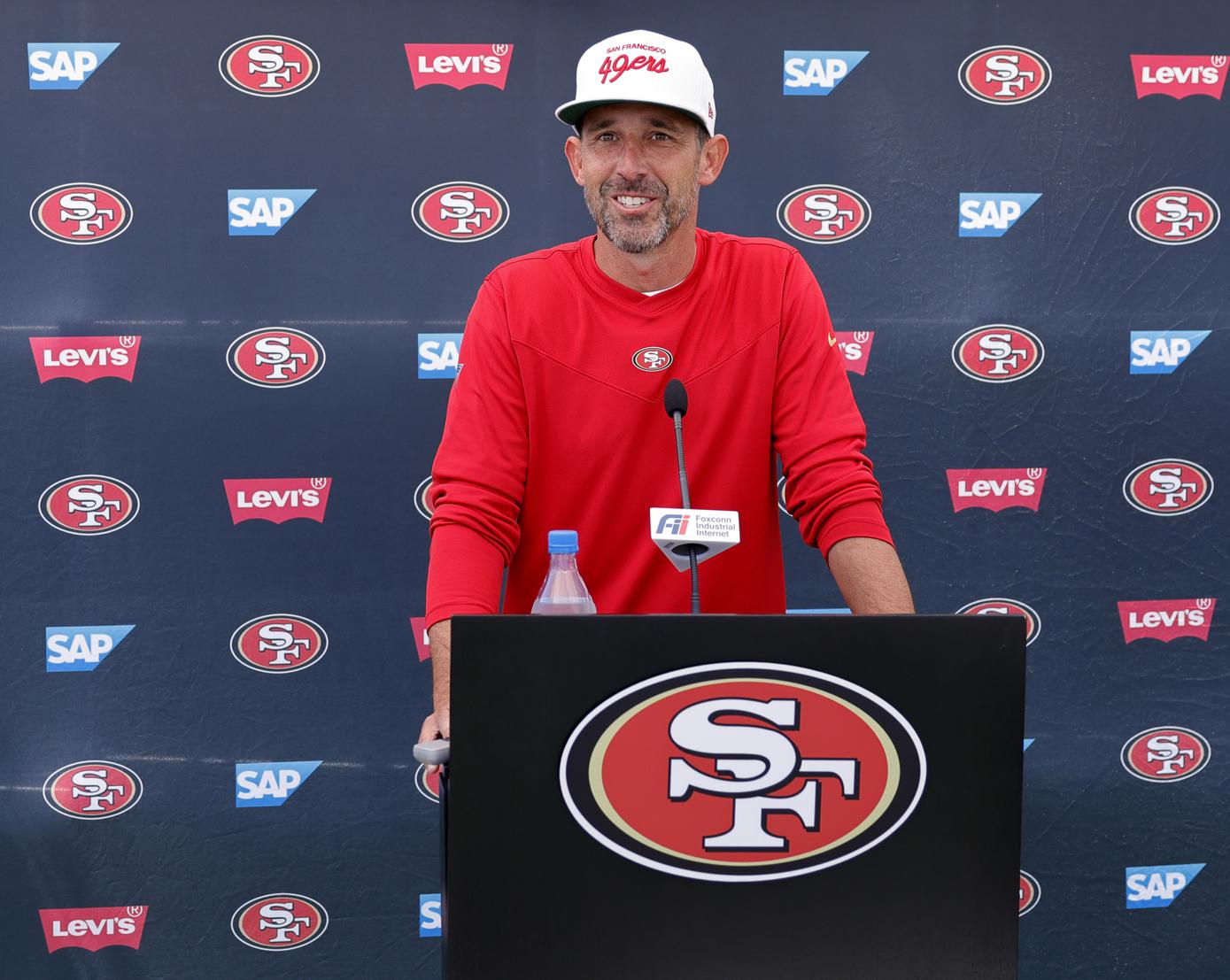 kyle shanahan red hat