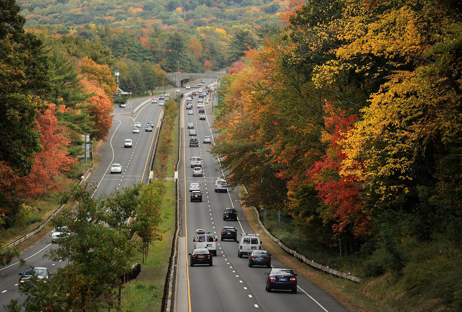 6 Scenic Routes For A Weekend Drive In CT