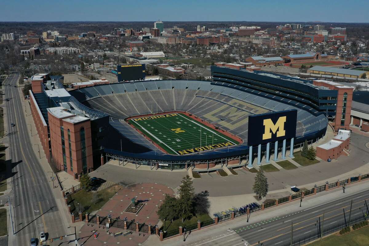 Big Housebound Dow football to play at Michigan Stadium