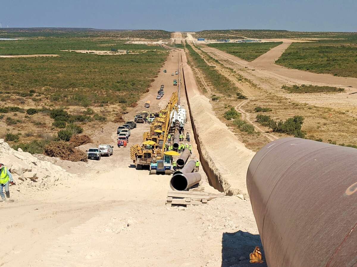 The Whistler Pipeline has entered commercial service, carrying 2 Bcf of Permian Basin natural gas from Waha to Agua Dulce and then to export markets.