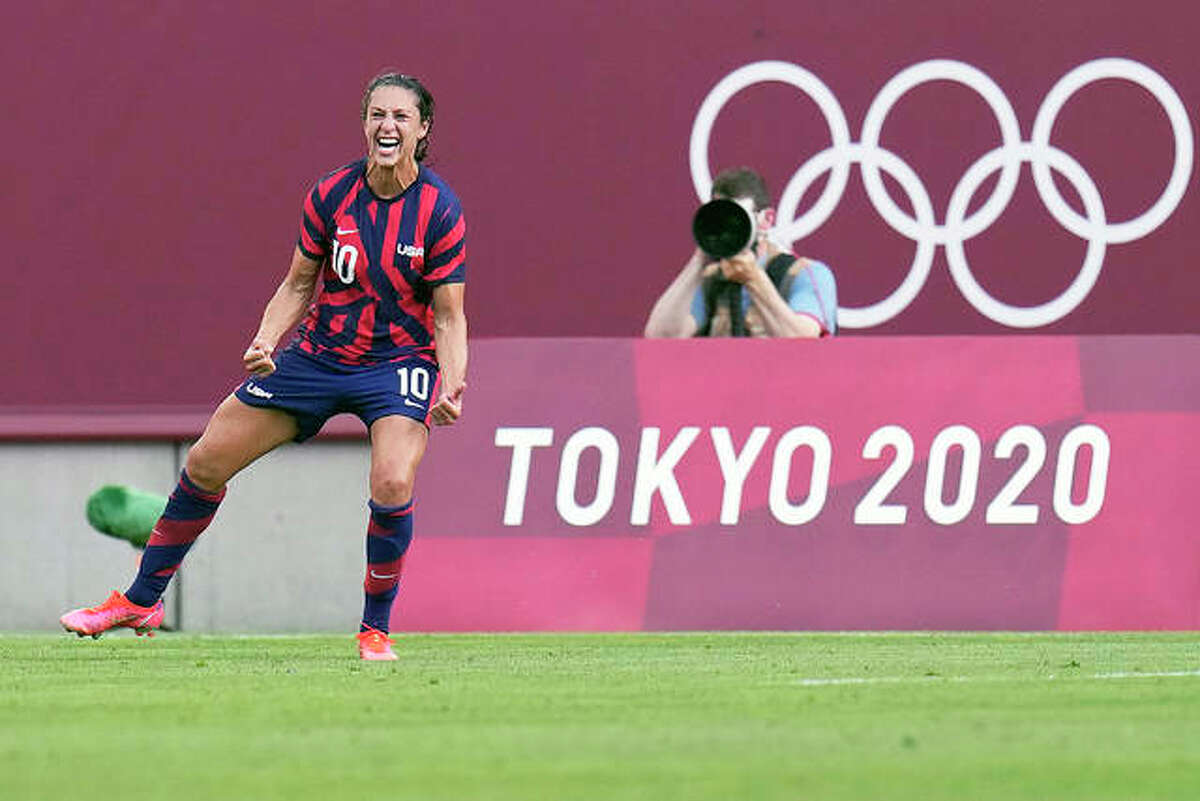 Carli Lloyd of ther United States celebrates scoring her team’s third goal against Australia in the ‘s bronze medal soccer match Thursday at the 2020 Summer Olympics in Kashima, Japon.
