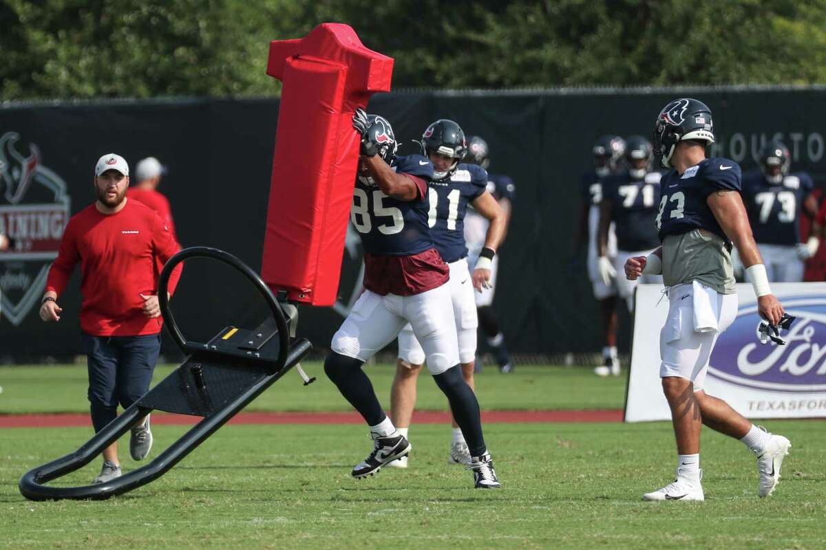Texans Tight End Pharaoh Brown Impresses In Saturday S Practice