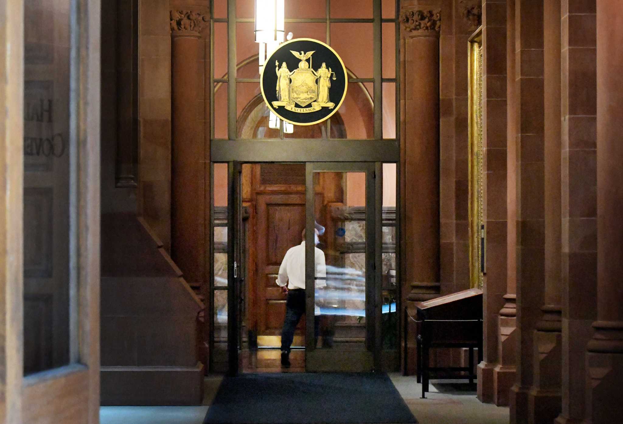 Editorial: Padding governor's payroll - Vimarsana News