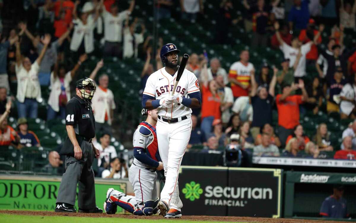 Astros take series opener against Twins