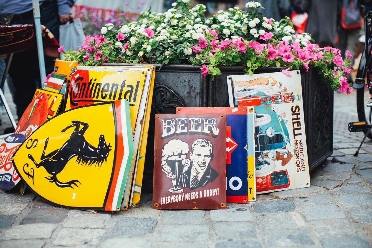 A picture of the mother of all flea markets