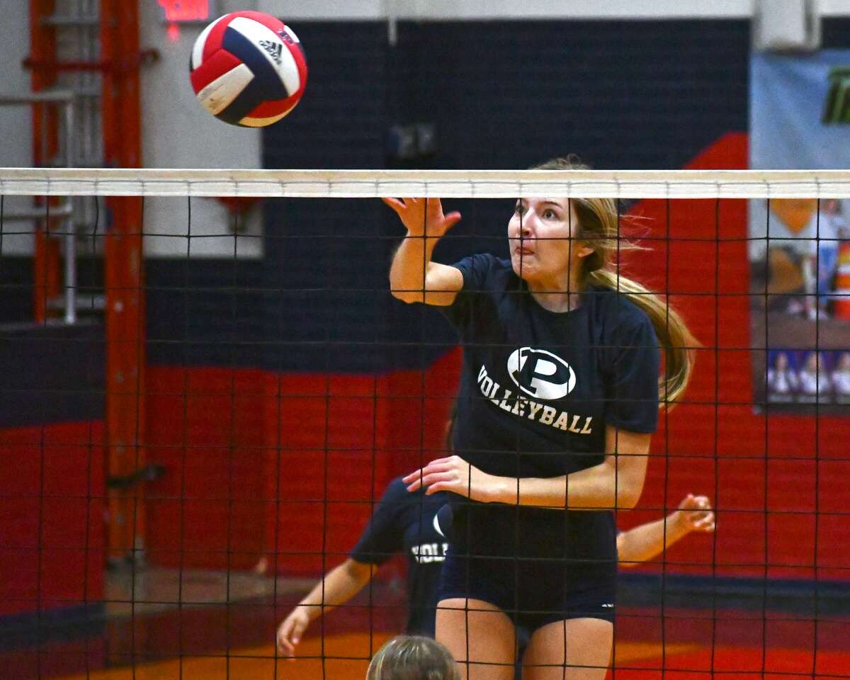 The Plainview volleyball team hosted a multi-team scrimmage on Friday in the Dog House. 