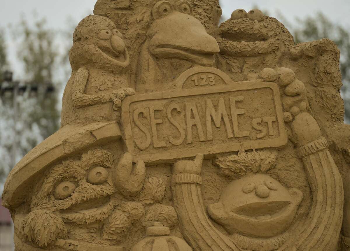 50,000 pounds of sand, sculptures coming to Seattle’s Westlake Park this weekend