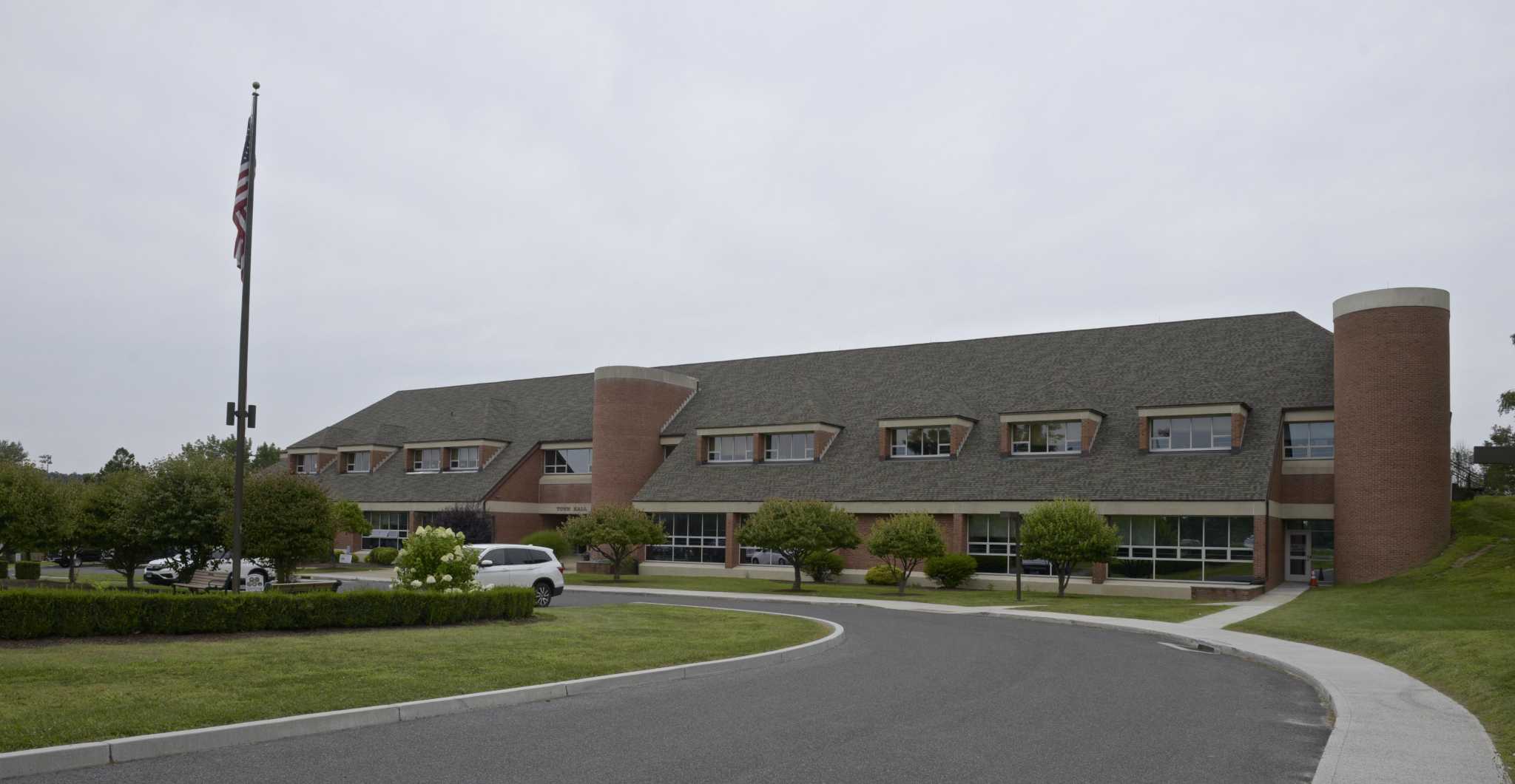 Brookfield lifts indoor mask mandate as COVID rates improve