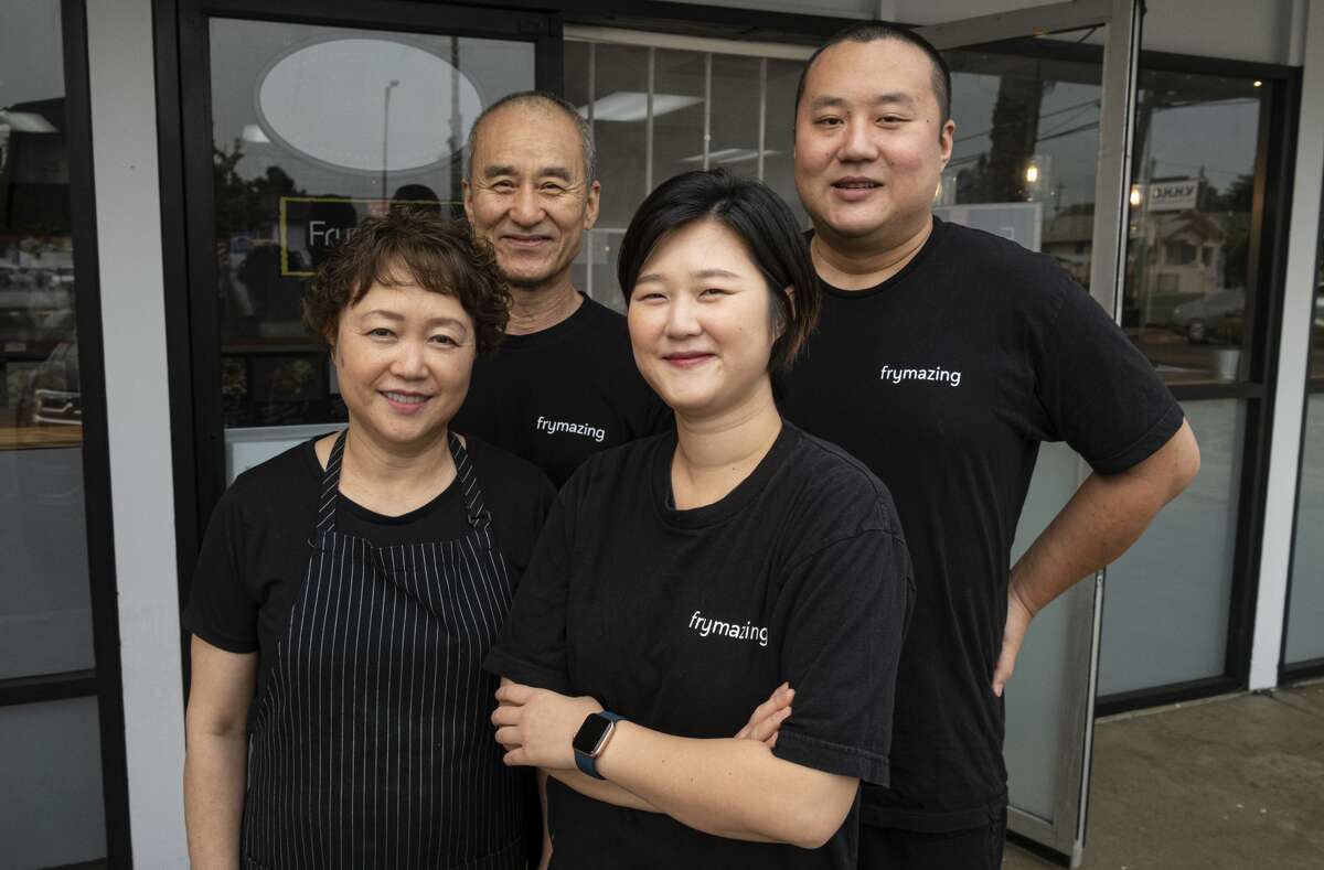 From left, Jong Ran Park, Yul Il Yoon, and children Hyun Joung Lee and Tae Yoon.