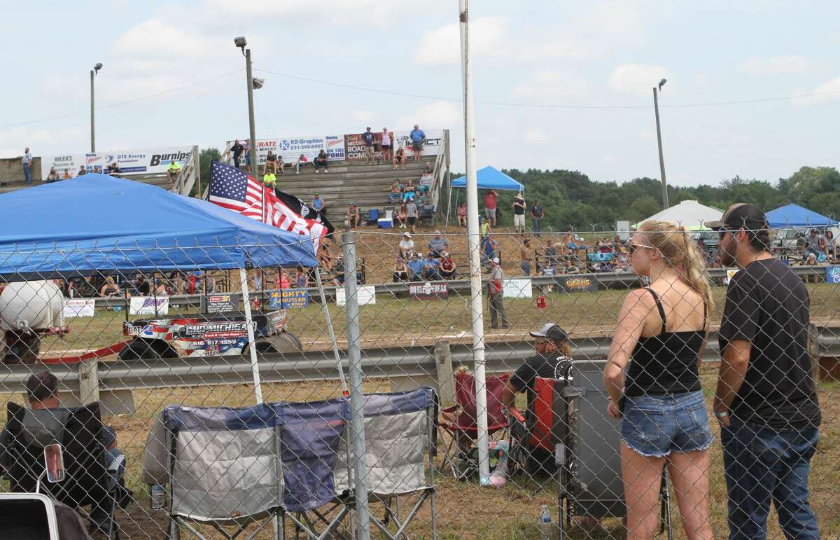 Morley Truckpull event draws raucous, excited crowd