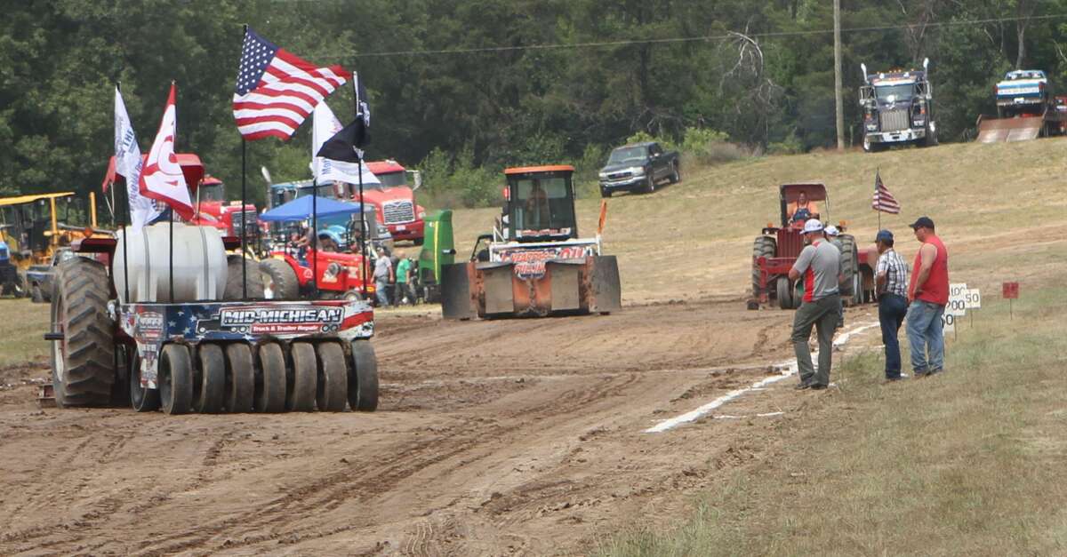 Morley Truckpull event draws raucous, excited crowd