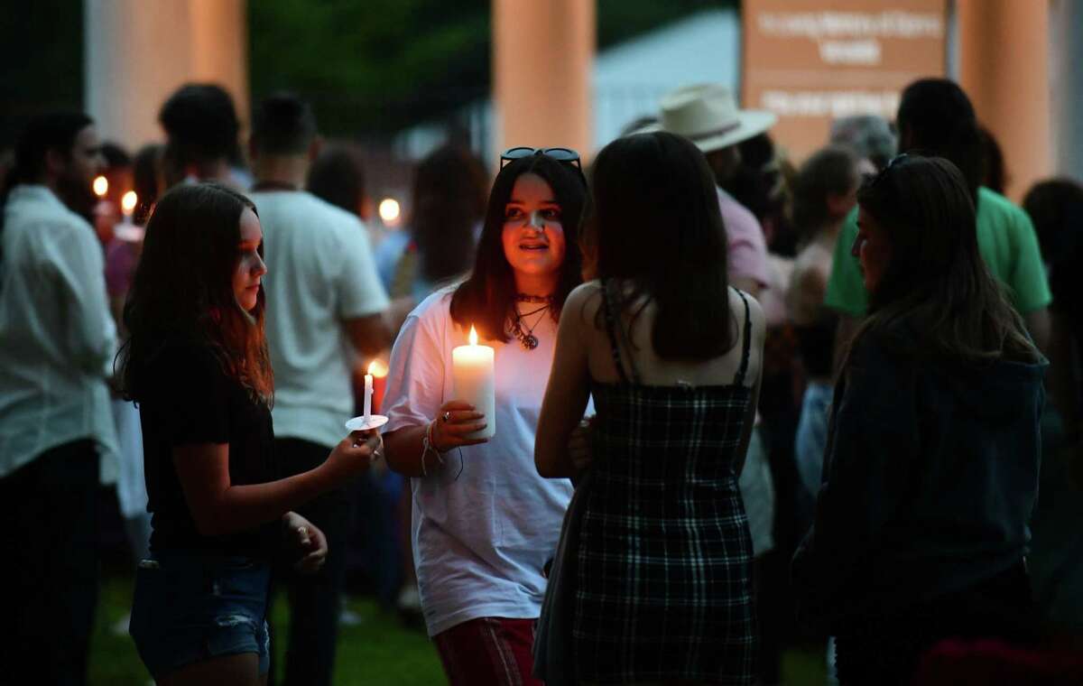 Hundreds mourn Gianna Vincelett, 14, killed in Haddam hitandrun