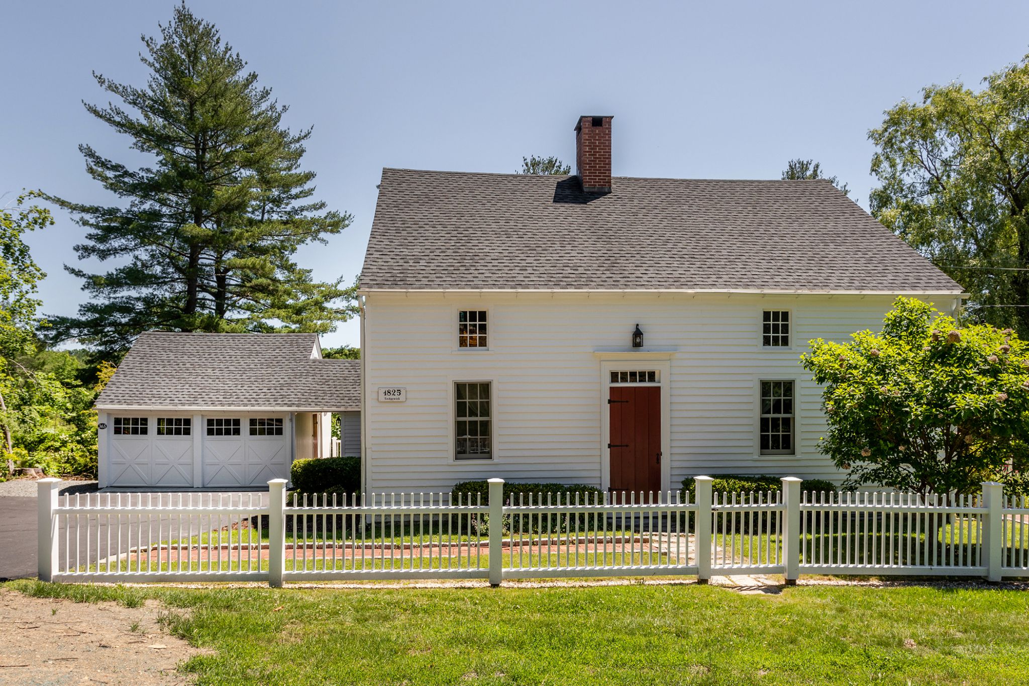 Antique 1800s home for sale in Litchfield historic district