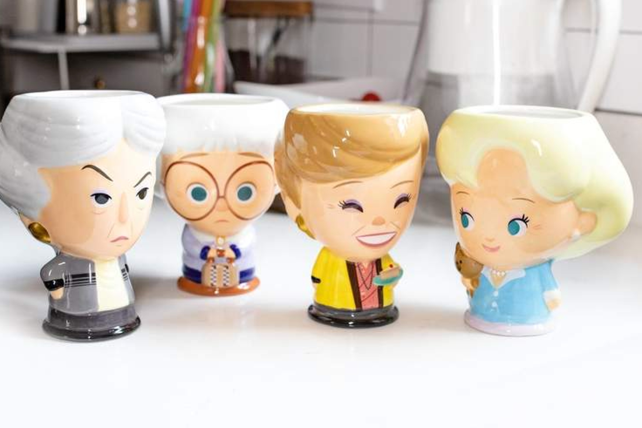 The New 'Golden Girls' Ceramic Collection Turns Your Favorite Ladies Into  Cute Mugs