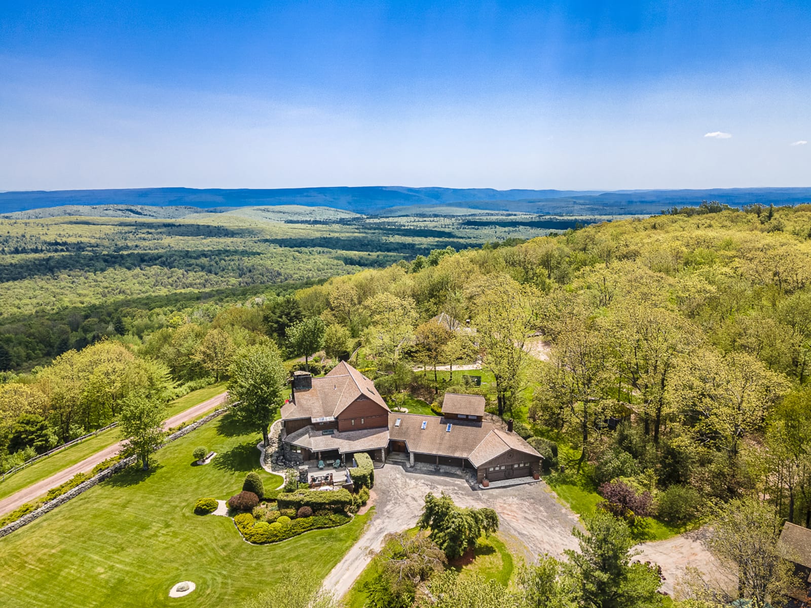 Actor Judd Hirsch is selling his $4.5 million Catskills compound - Vimarsana News