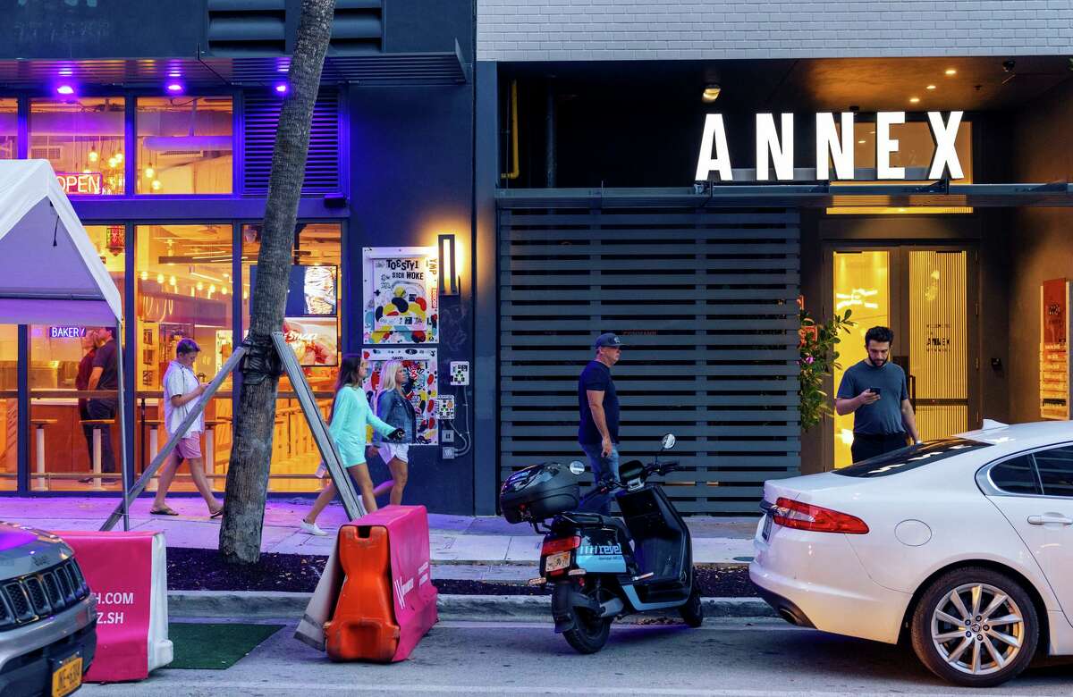 Miami’s Wynwood Annex, home of venture capital firms Founders Fund and Atomic, tries to lure Silicon Valley tech companies.