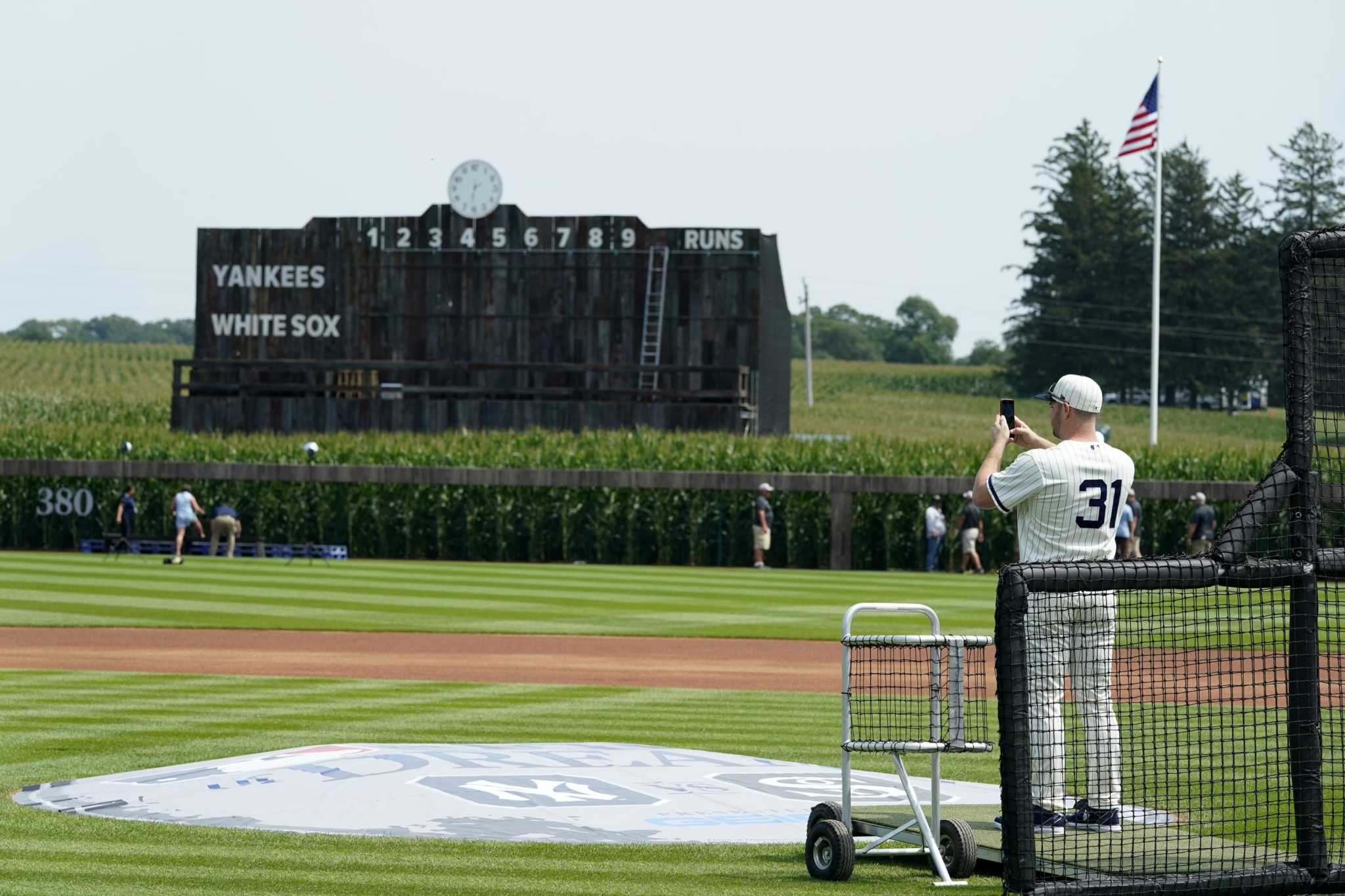 yankees white sox field of dreams