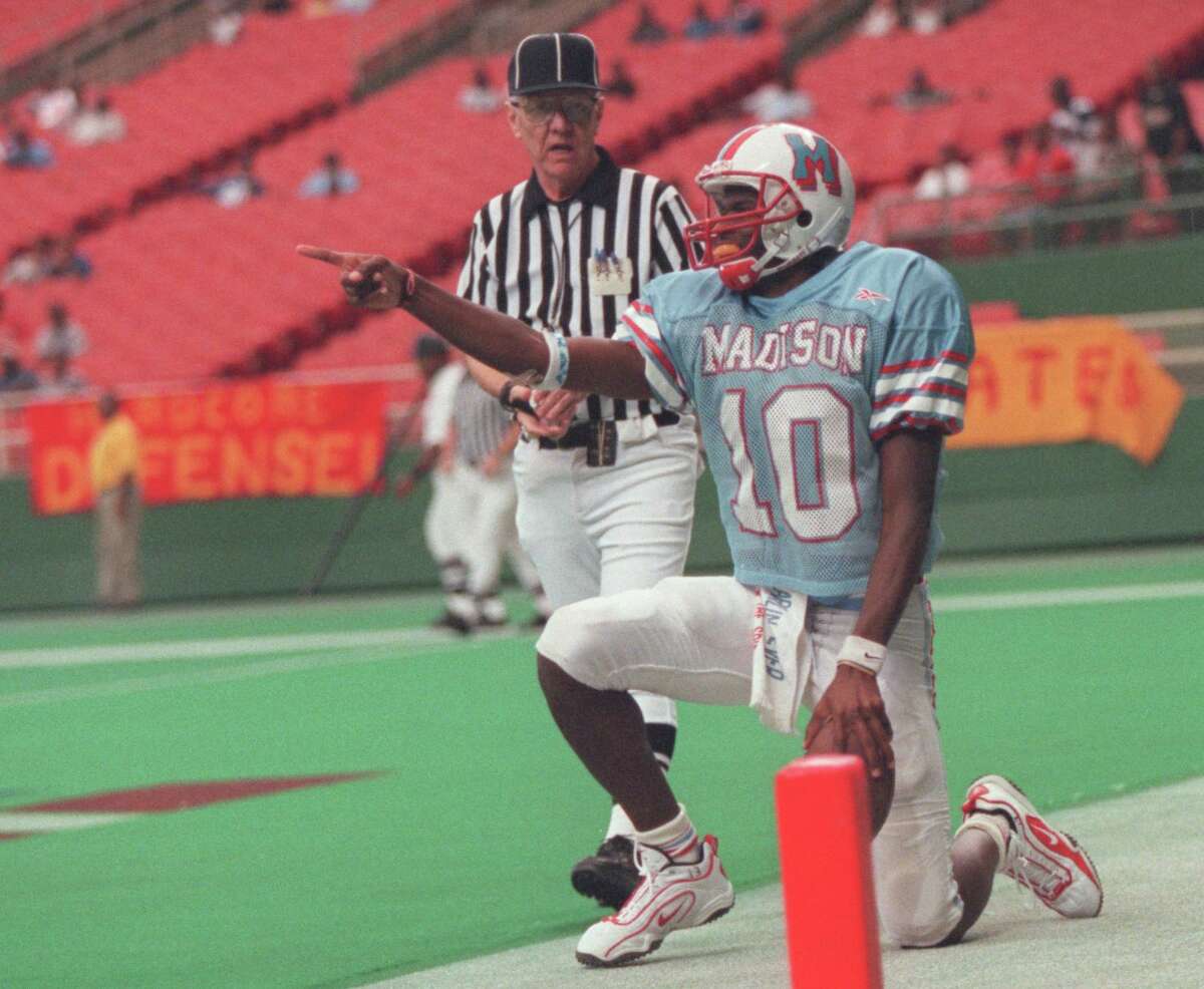 Vince Young has No. 10 Madison jersey retired