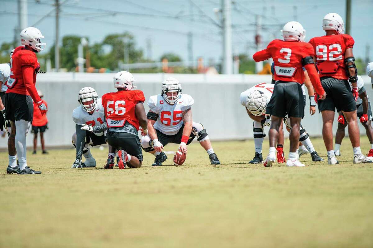 Kody Russey Named to Rimington Trophy Watch List - University of Houston  Athletics