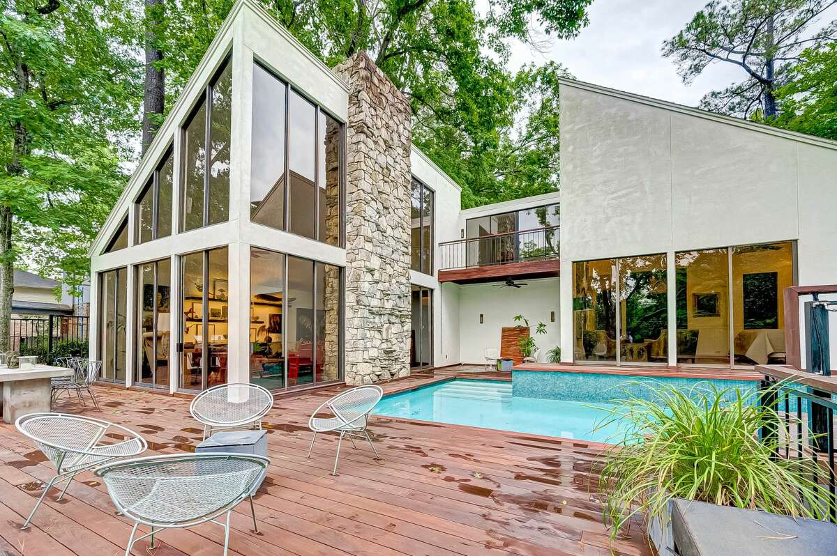 The back decks have plenty of space for entertaining.