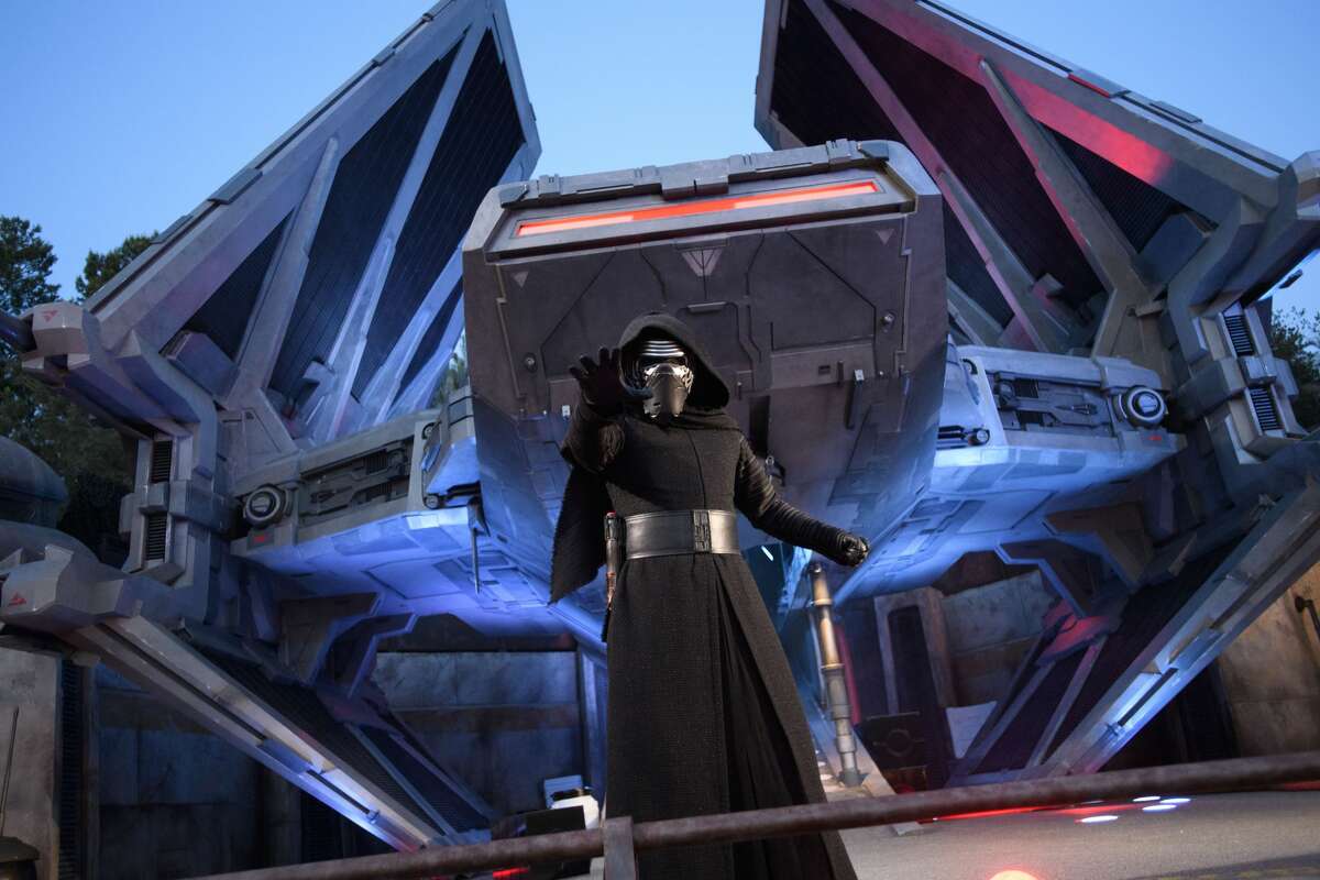 Krimpen propeller Clancy Disneyland may have fixed the biggest problem of Galaxy's Edge — or added  more chaos