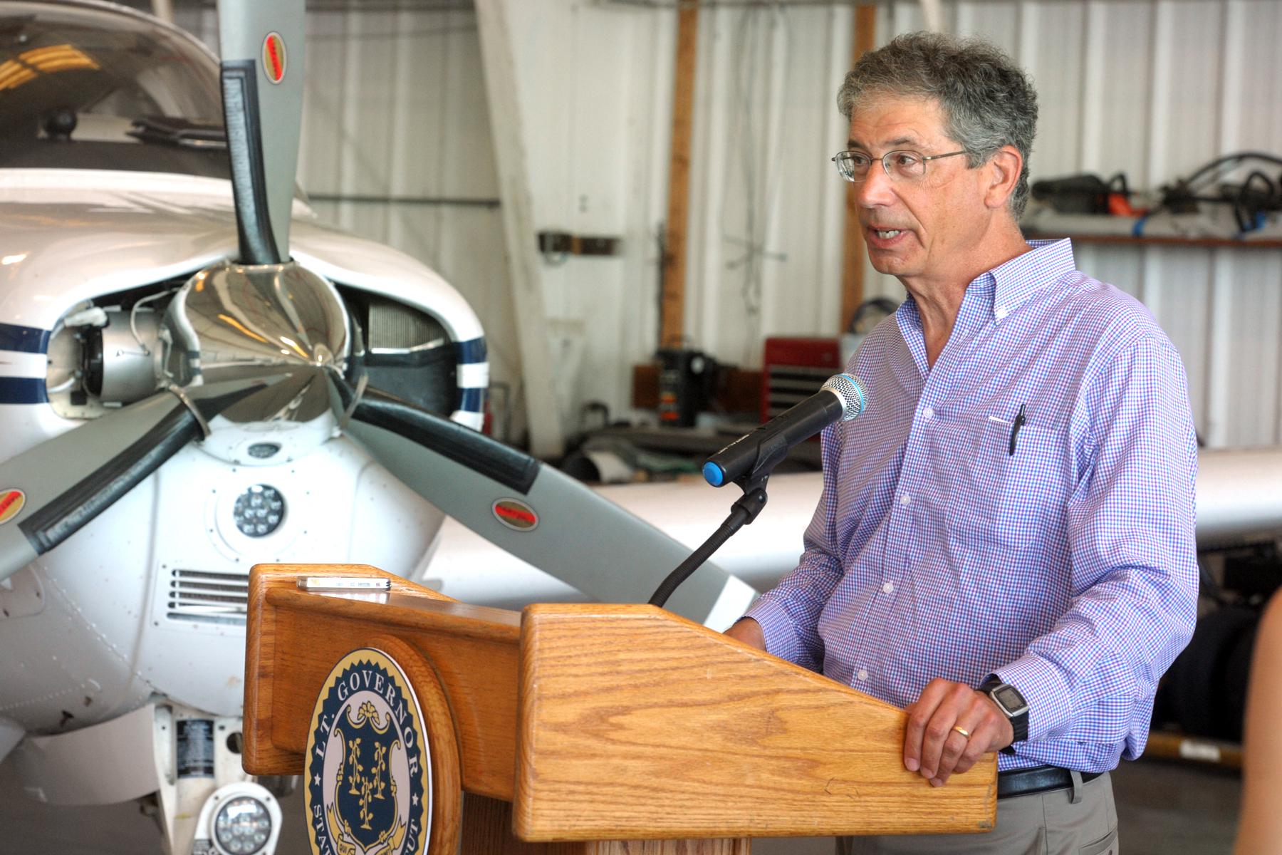 Bridgeport students seek mentors for plane-building program - Vimarsana News