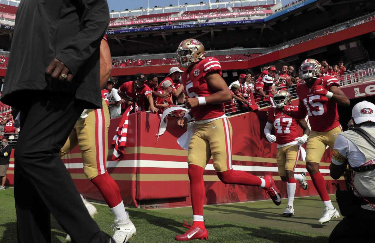 49ers rookie quarterback Trey Lance (5) during pregame warmups before the San Francisco 49ers played the Kansas City Chiefs at Levi’s Stadium in Santa Clara, Calif., on Saturday, August 14, 2021.