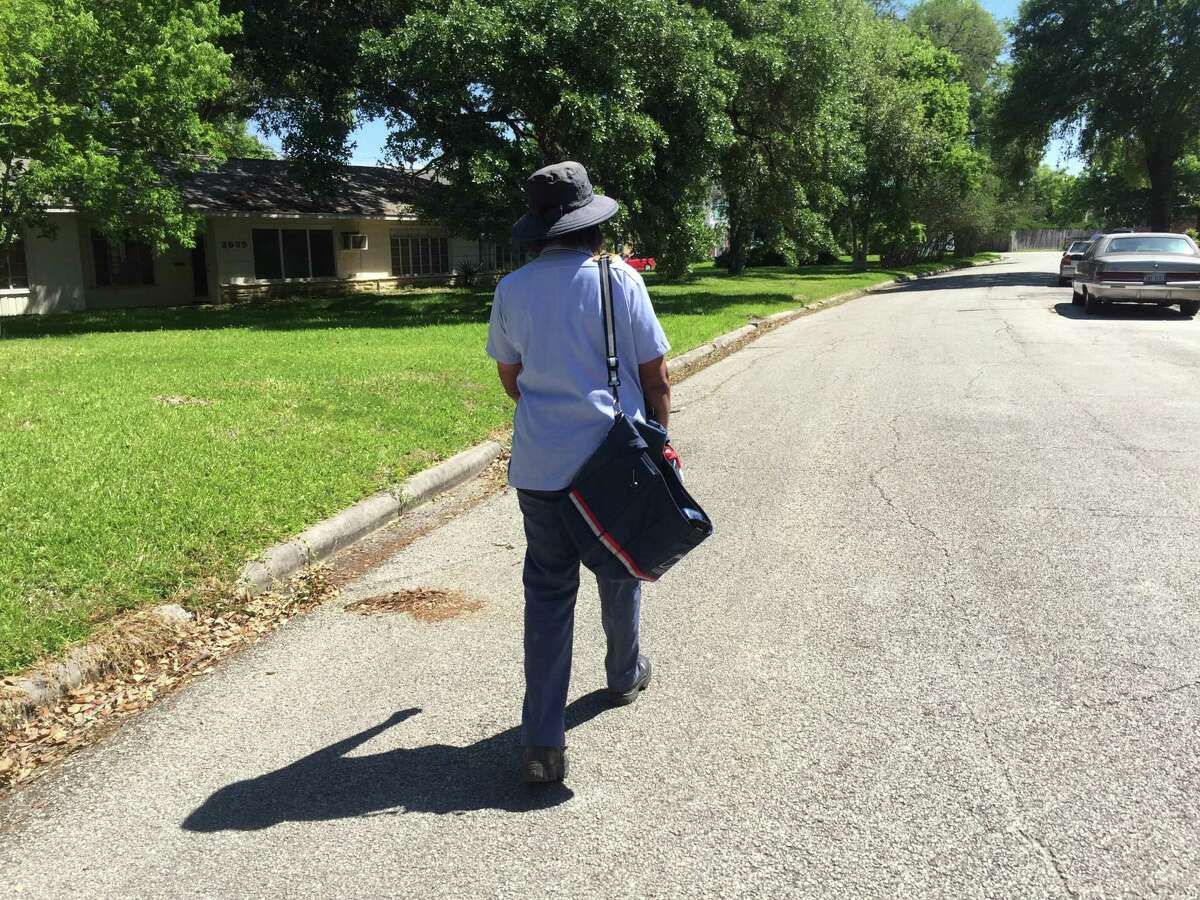 mail carrier robbed houston
