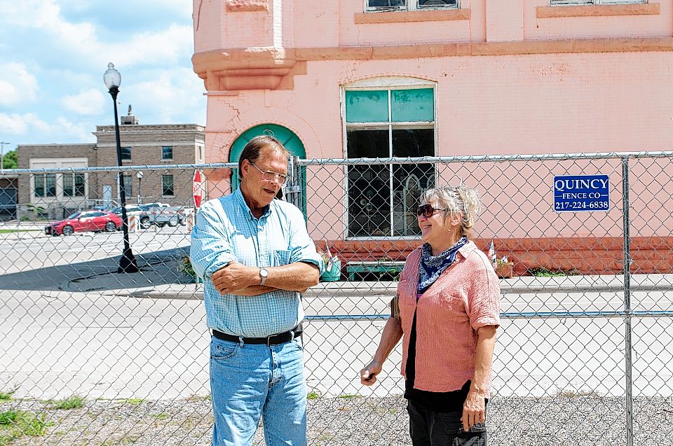 Historic Beardstown building showing signs of danger to people, traffic - Vimarsana News