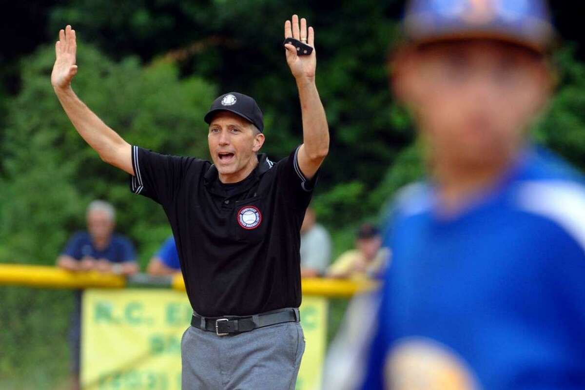 Veteran Dillsburg umpire selected to work this year's Little League World  Series 