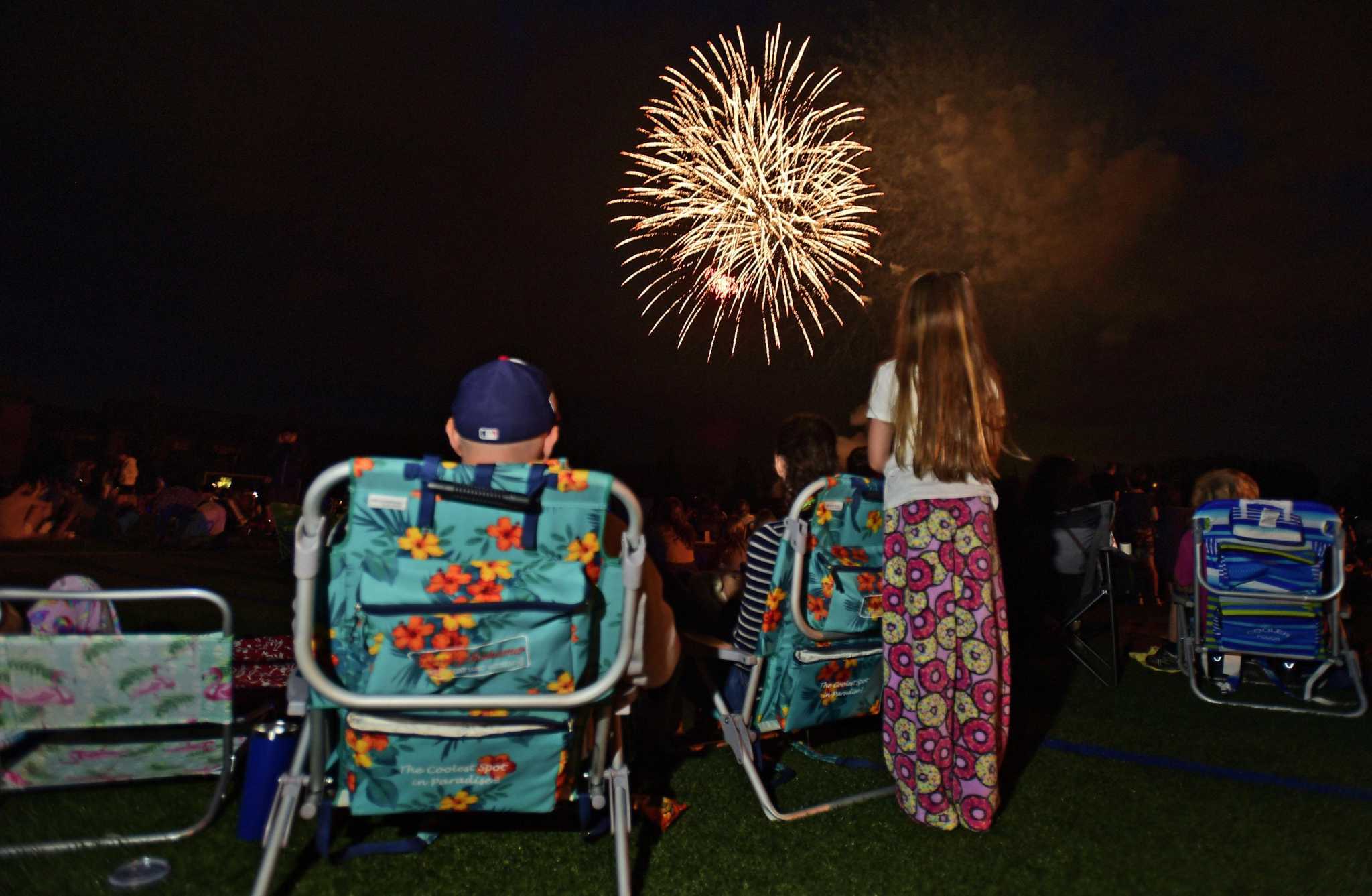 What to know Darien's 2023 town fireworks set for July 14