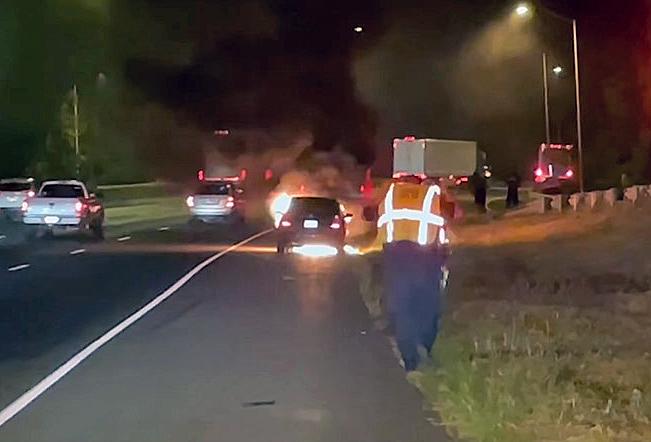 Crews extinguish car fire on I-95 in Fairfield
