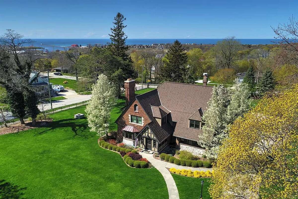 See inside 1.2 million dollar dream home in Manistee with 1acre estate