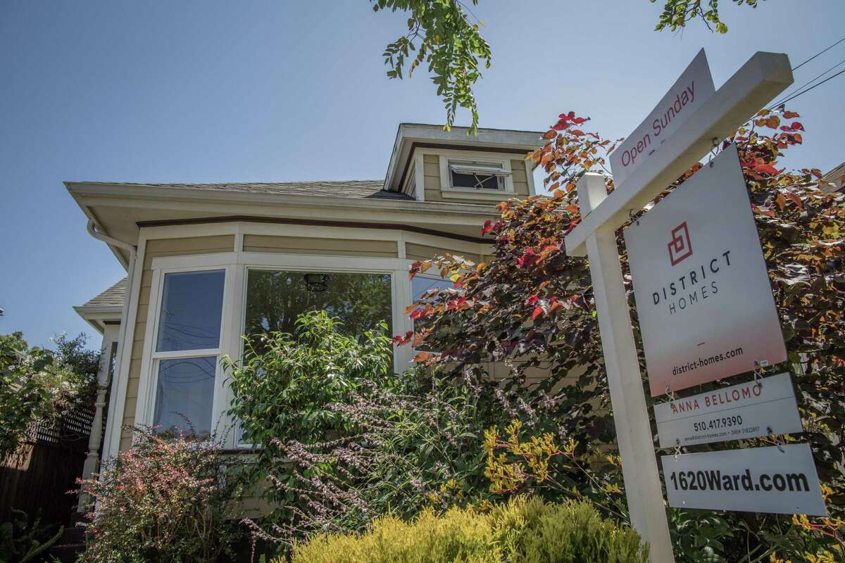 Mortgage rates have increased since the start of 2022, but housing experts don’t expect that to mean the Bay Area housing market will cool down.