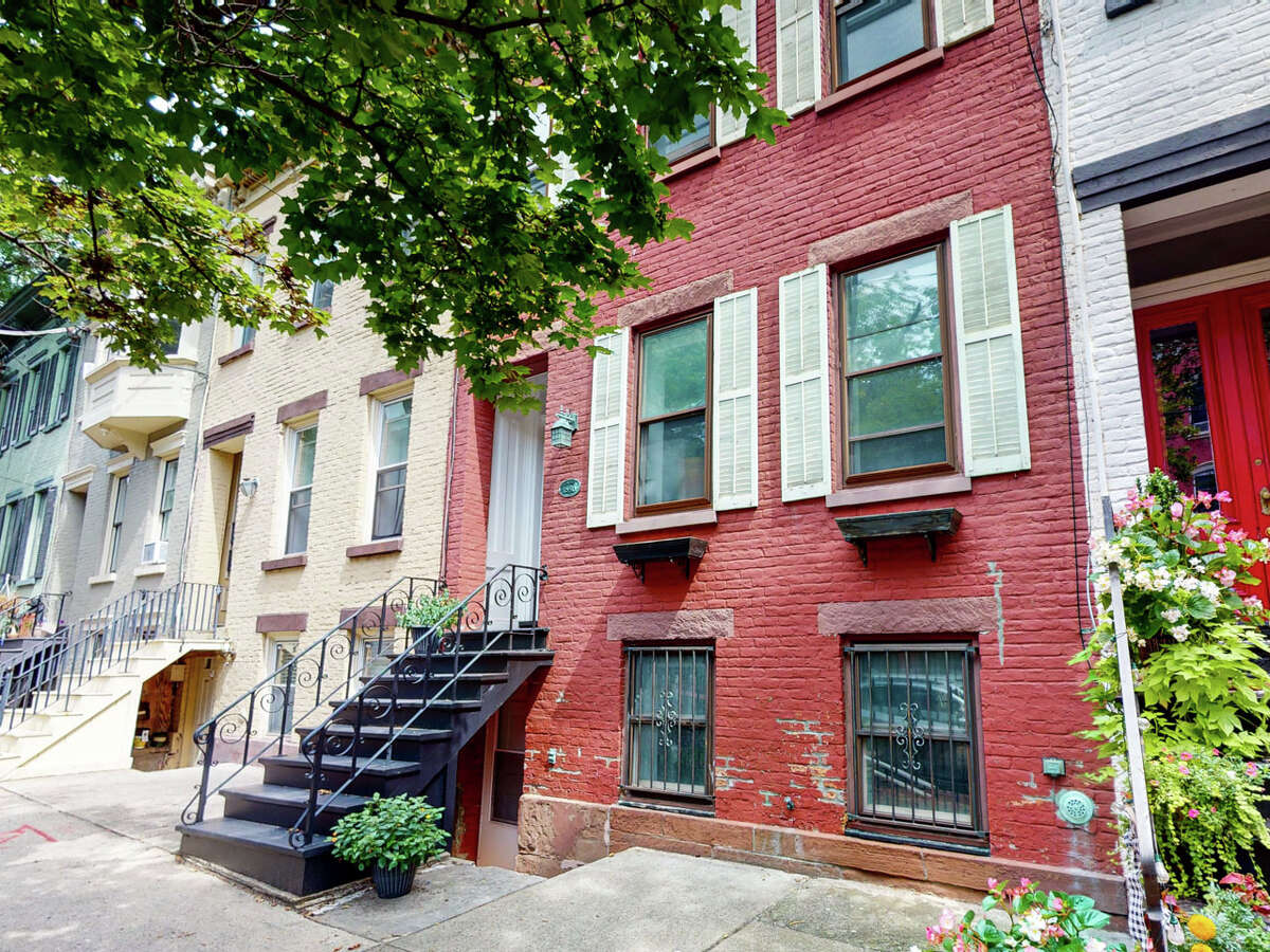 House of the Week Center Square Row House