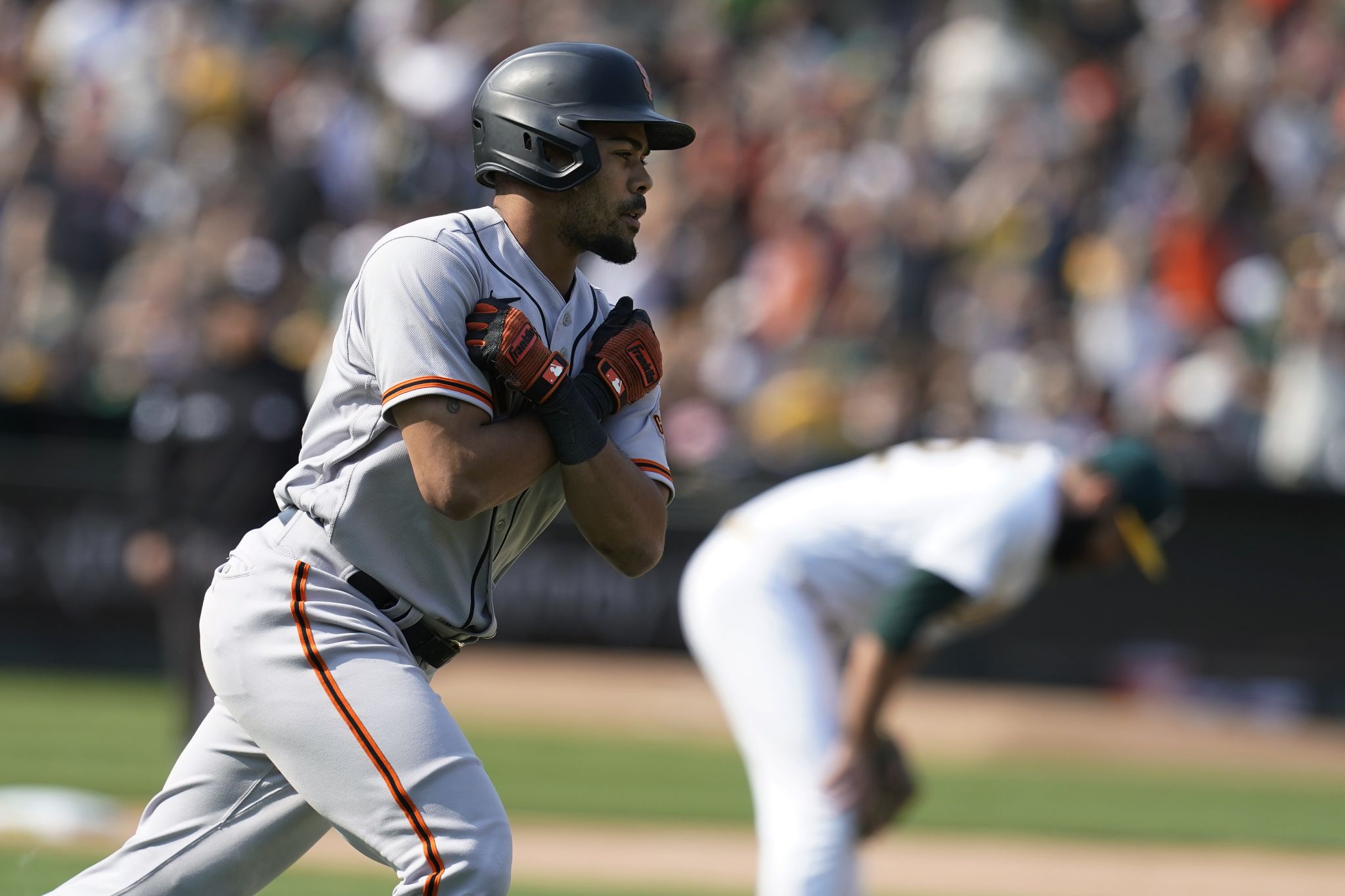 LaMonte Wade Jr.'s pinch blast gives Giants 6-5 comeback win to protect NL  West lead