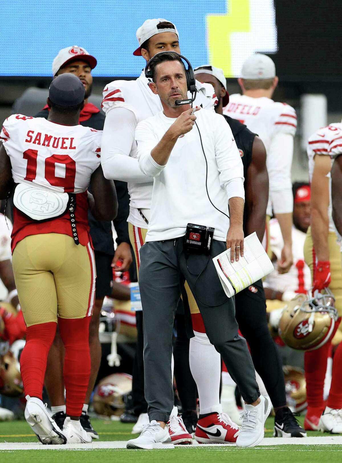 INGLEWOOD, CALIFORNIA - AUGUST 22: Head coach Kyle Shanahan of the San Francisco 49ers on the sidelines during the first half of a preseason game between the Los Angeles Chargers and the San Francisco 49ers at SoFi Stadium on August 22, 2021 in Inglewood, California. (Photo by Harry How/Getty Images)
