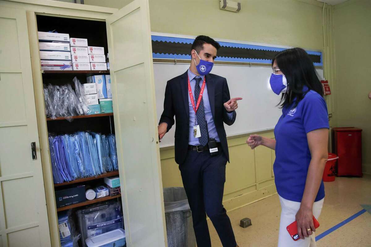 'A day to celebrate' Houston ISD starts new school year amid COVID surge
