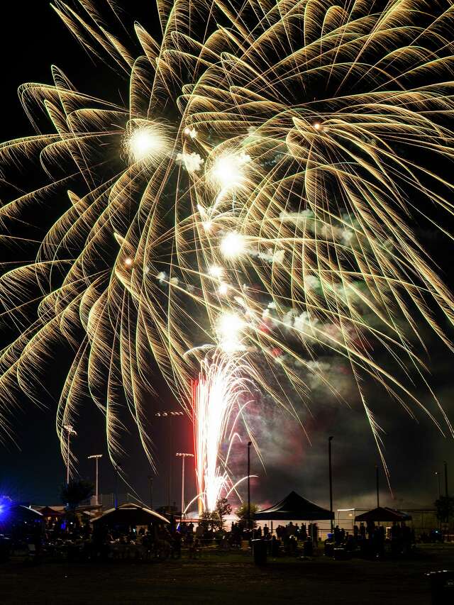 houston fireworks 4th of july 2025 time