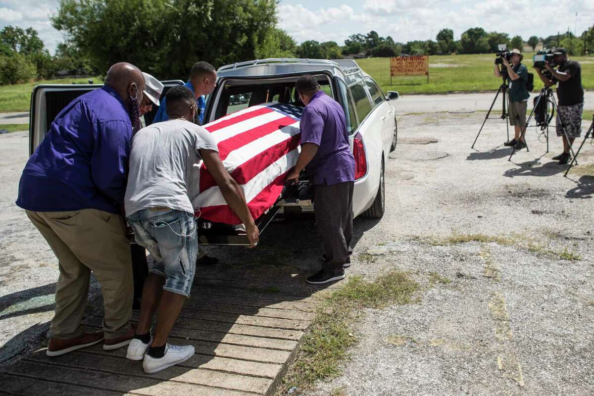 Reward for tips in slain cop case hits 100K