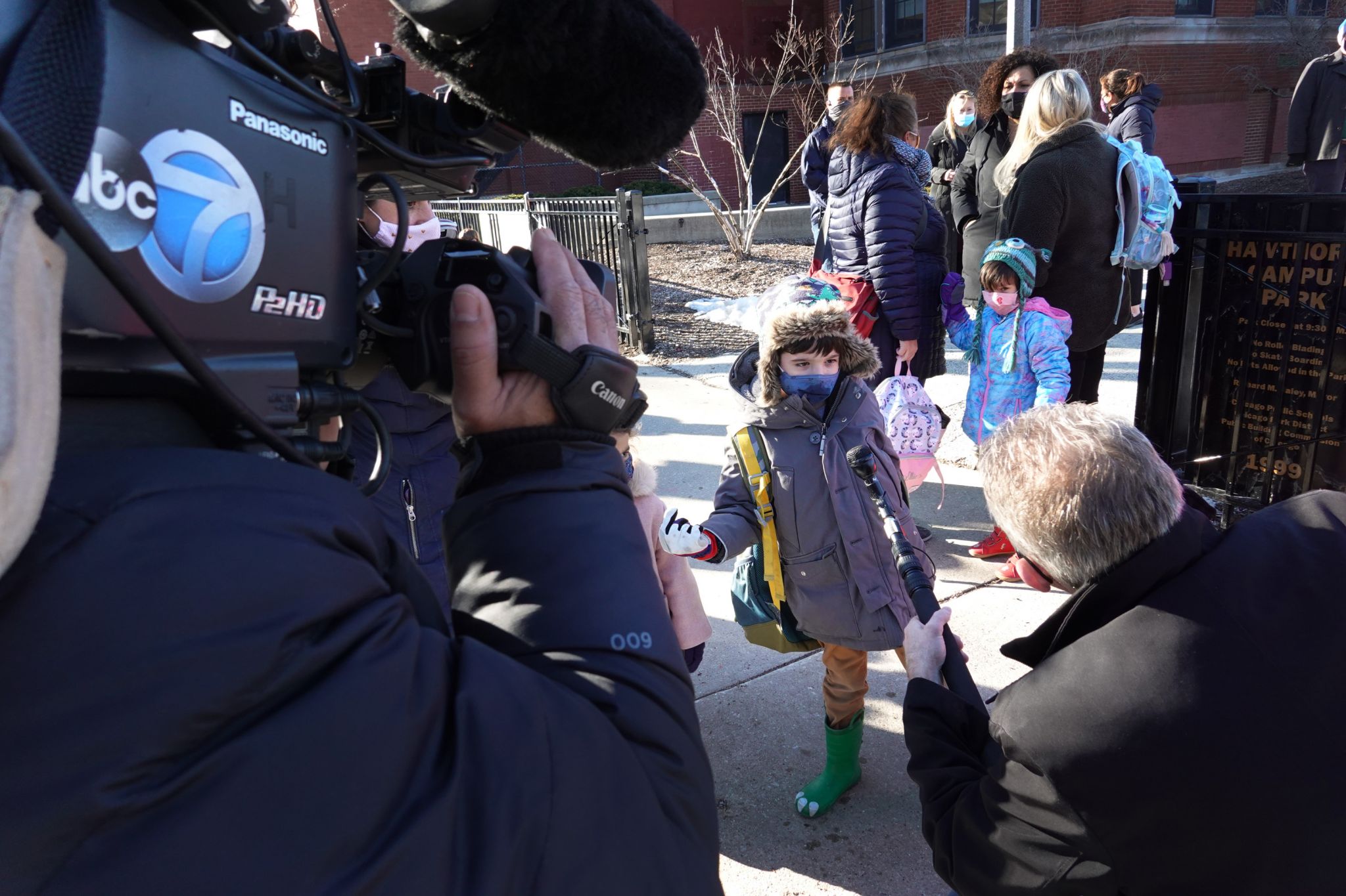 Pritzker signs bill creating local journalism task force - Vimarsana News