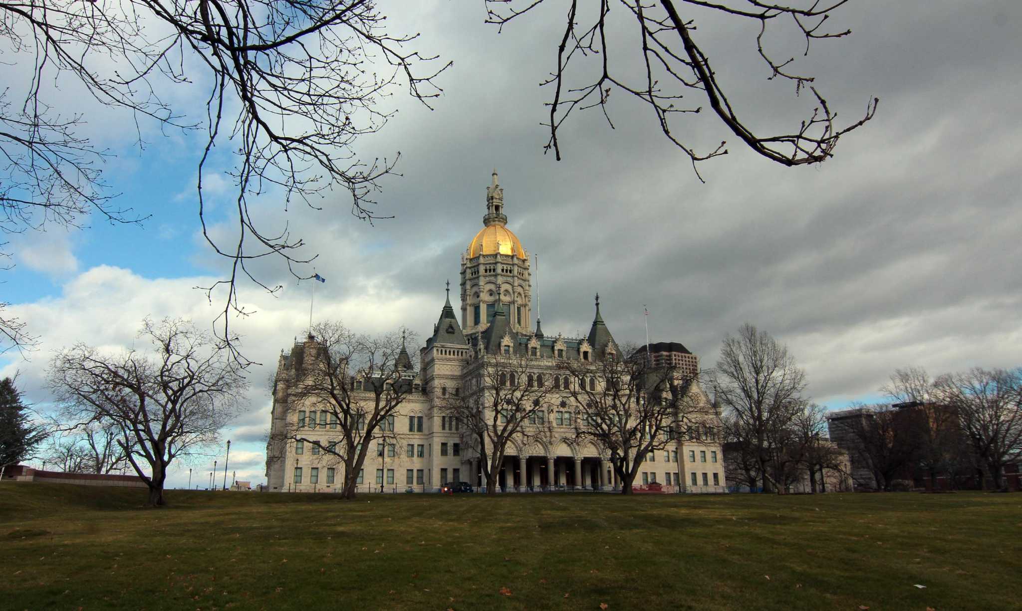 Southington man charged with firing shots at state Capitol - Vimarsana News