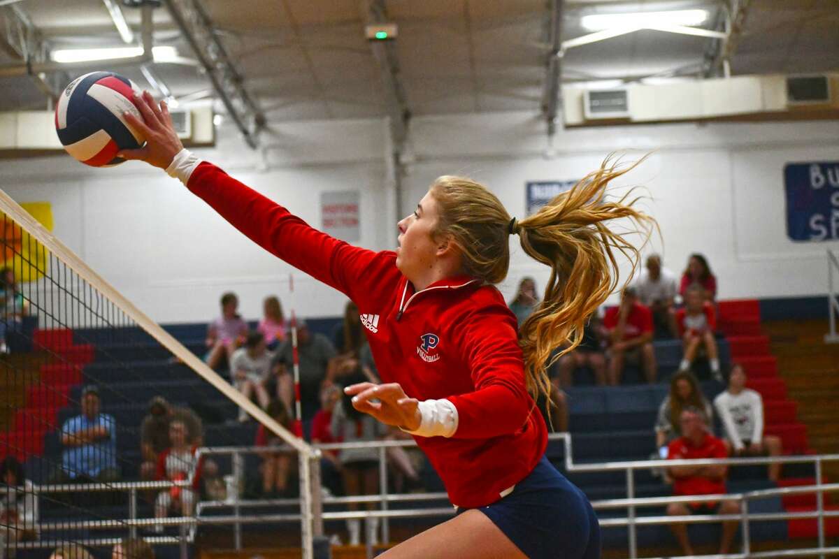 Plainview hosted Shallowater in a non-district volleyball game on Tuesday in the Dog House. The Fillies, ranked sixth in Class 3A, defeated the Lady Bulldogs 3-1. 