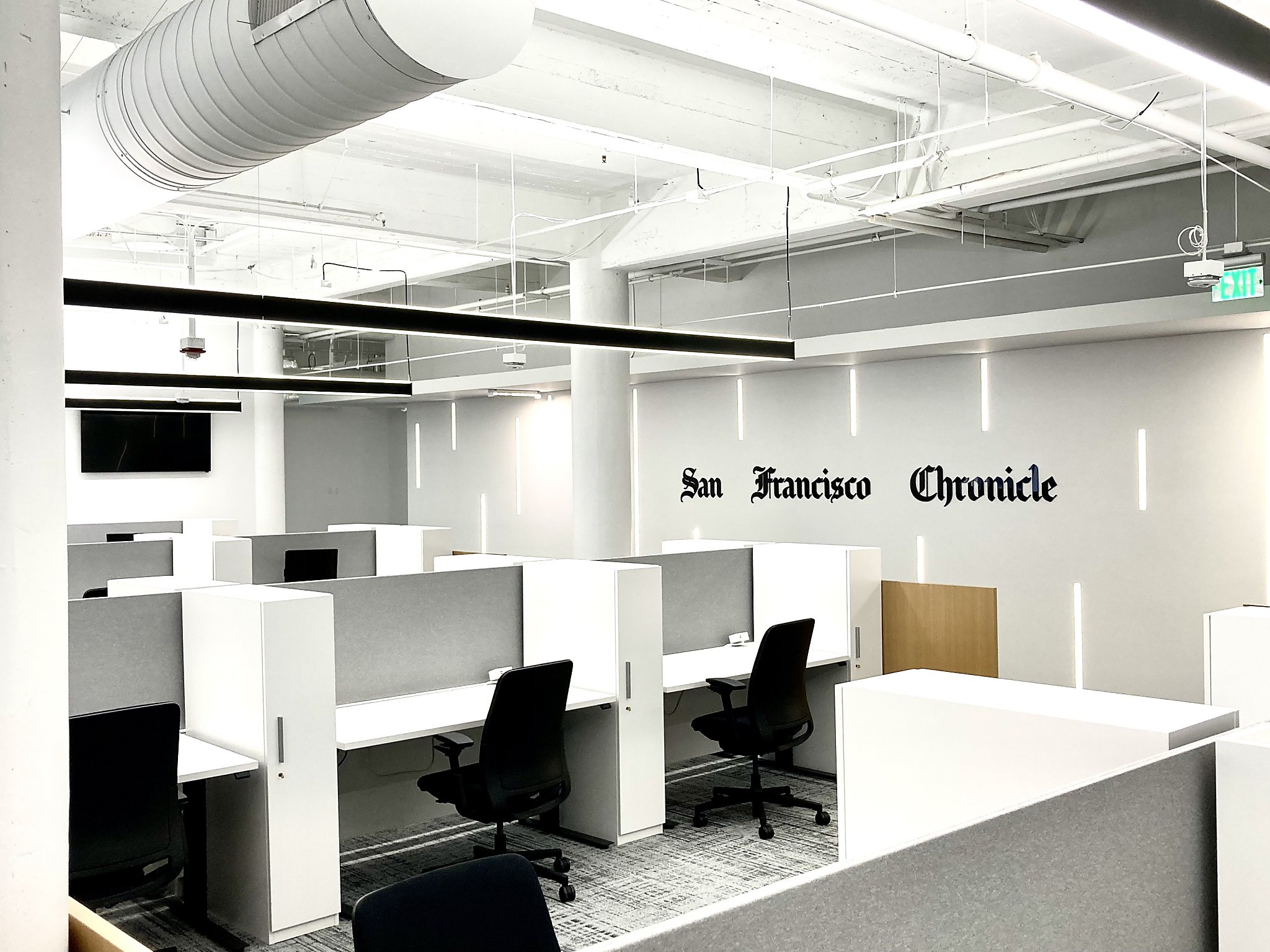 S.F. Chronicle newsroom gets a major makeover S.f. chronicle newsroom gets a major makeover