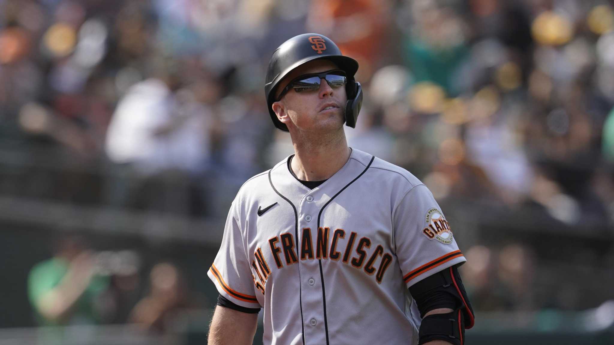 Giants' Brandon Crawford (back) back in lineup, but Buster Posey (knee)  still day to day
