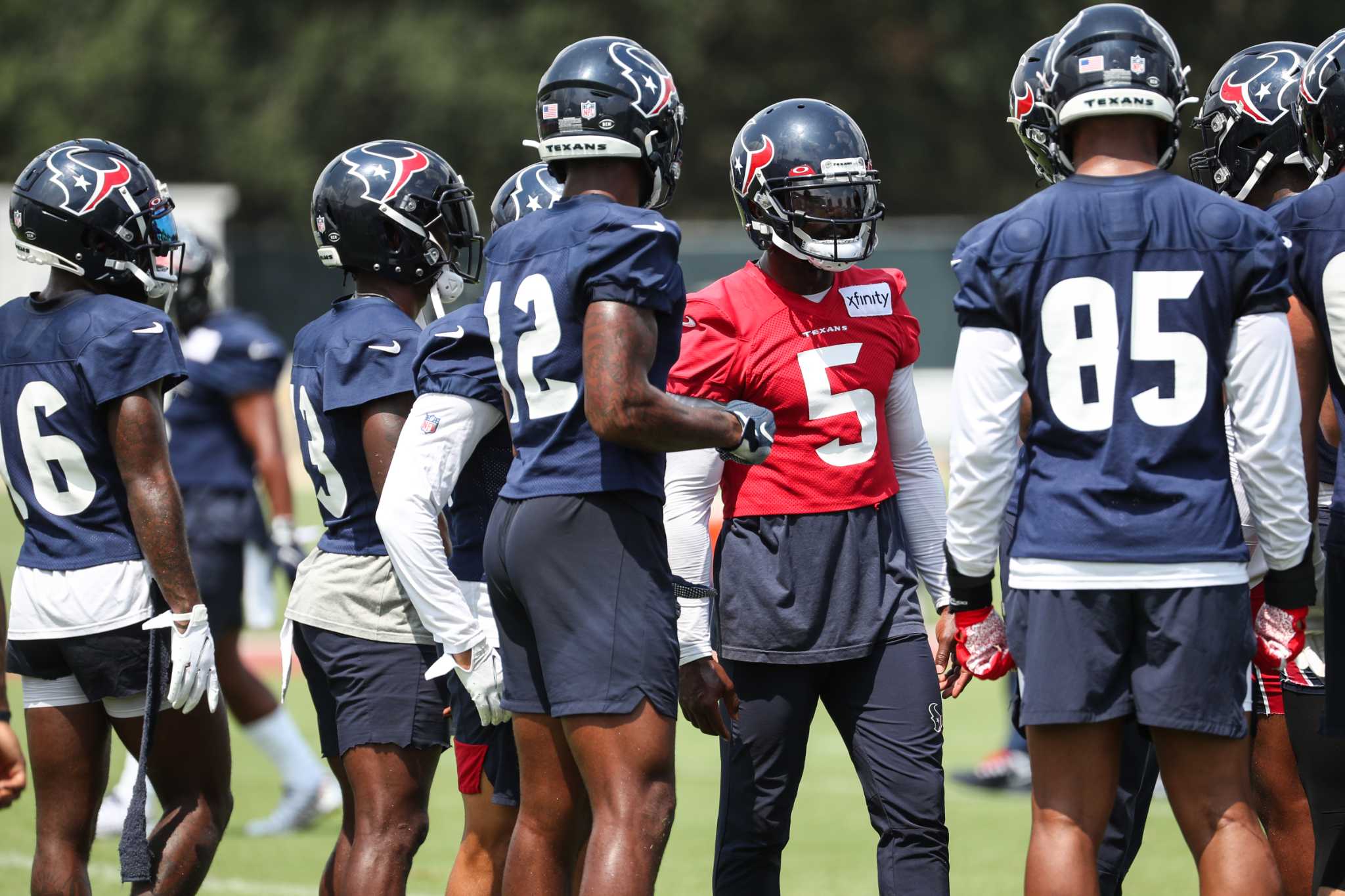 Texans cancel practice, send players home for non-COVID illness precaution