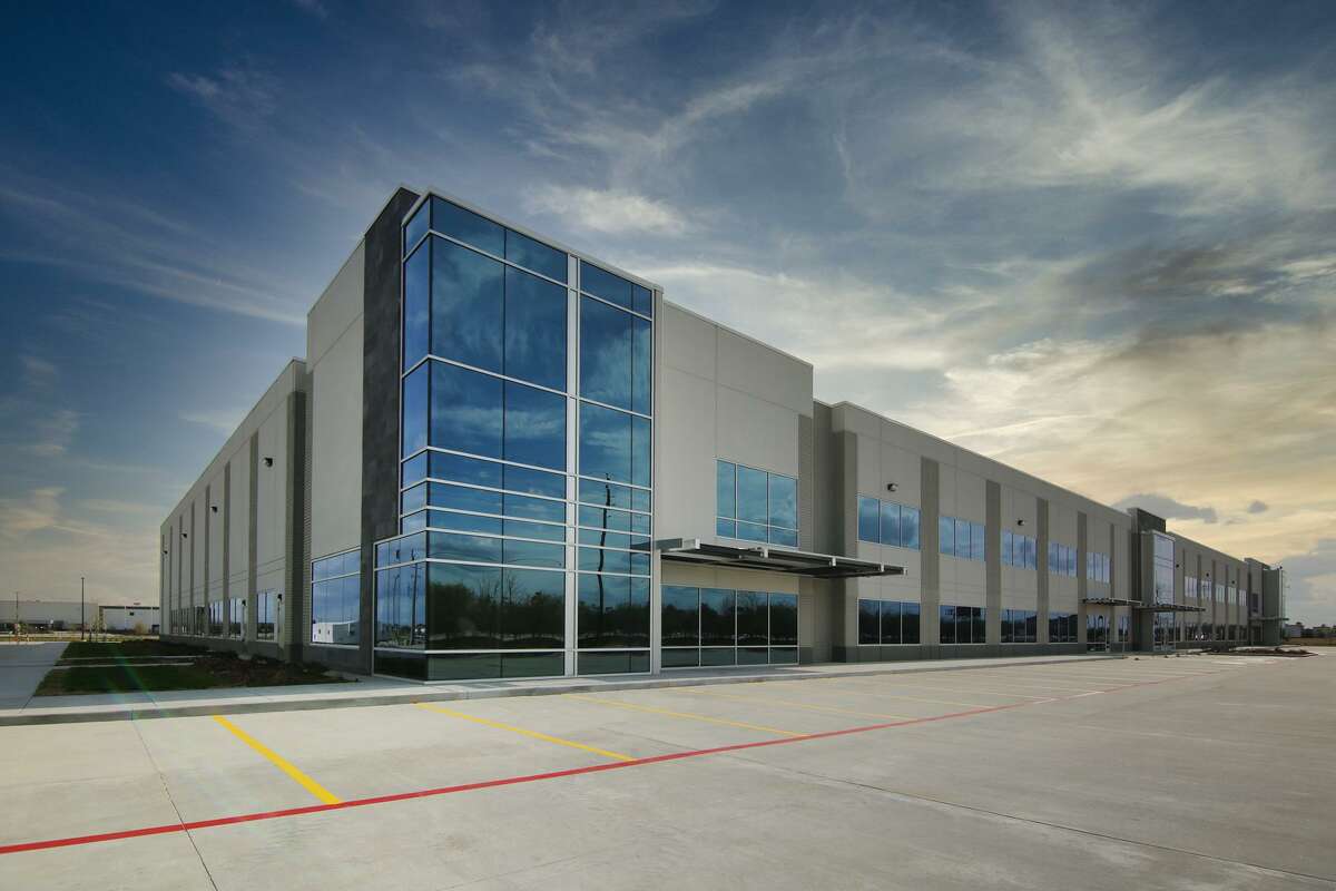 The Empower Pharmacy facility maximizes the use of automation, has a state-of-the-art clean room, utilizes equipment to generate purified water, clean steam, and clean compressed air, and includes a large warehouse capable of storing at least 9 months of raw pharmaceutical ingredients to minimize supply chain deficiencies that could interfere with patient care.