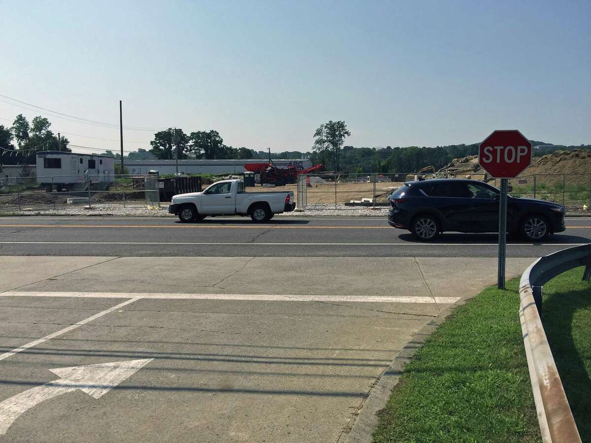 Caraluzzi’s market and liquor store being built on Danbury’s west side