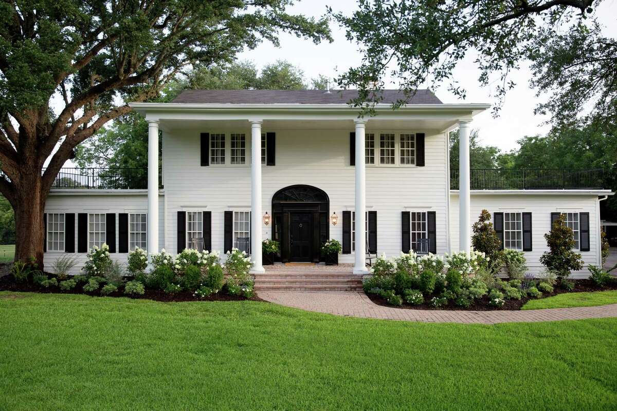 Hillcrest Estate from Magnolia Vacation Rentals in Waco